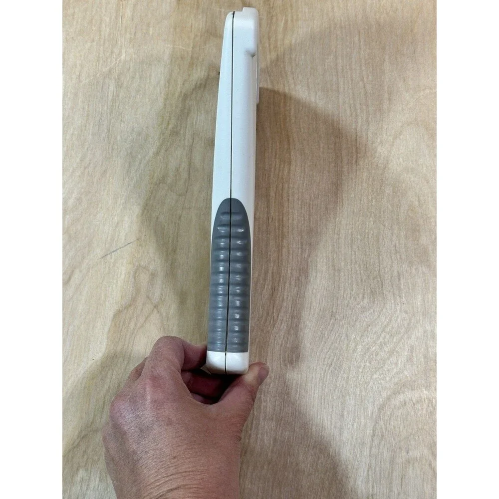 The Pampered Chef Jar Opener #2677 Hand Held Or Under Counter White 8.25” - Picture 3 of 3